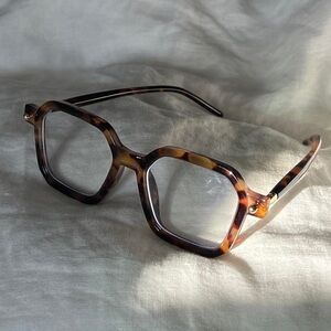 Tortoiseshell Square Glasses